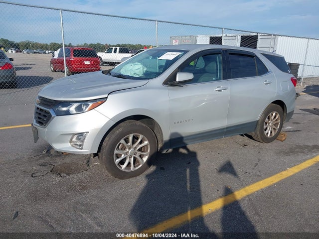 Chevrolet EQUINOX LT 2018 2GNAXSEV3J6124697 Image 2