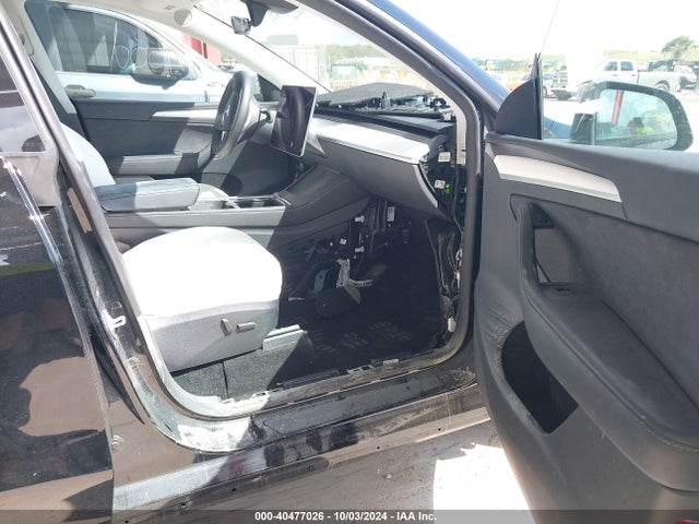 2023 TESLA MODEL Y 7SAYGDEE4PF858340 Photo 4