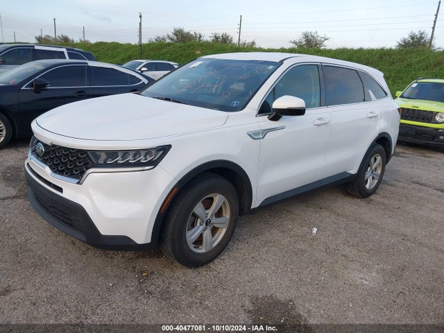 KIA SORENTO LX 2021 5XYRG4LC3MG021876 Image 2