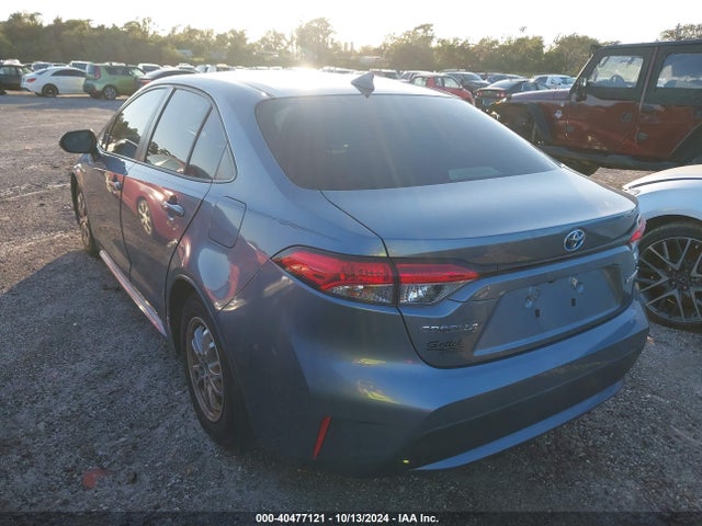 Toyota Corolla Hybrid Le 2021 JTDEAMDE5MJ005498 Image 3