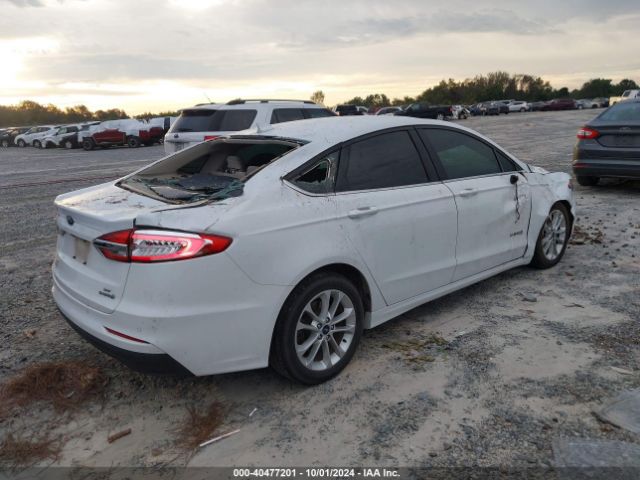 3FA6P0LU2KR220365 Ford Fusion Hybrid Se