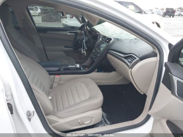 3FA6P0LU2KR220365 Ford Fusion Hybrid Se