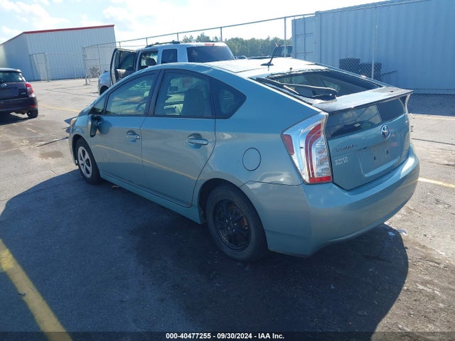 Toyota Prius Three 2014 JTDKN3DUXE1850745 Image 3