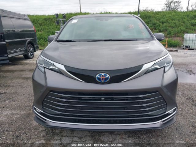 5TDERKEC6RS209747 Toyota Sienna Platinum