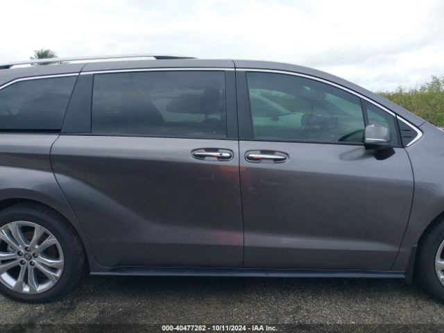 5TDERKEC6RS209747 Toyota Sienna Platinum