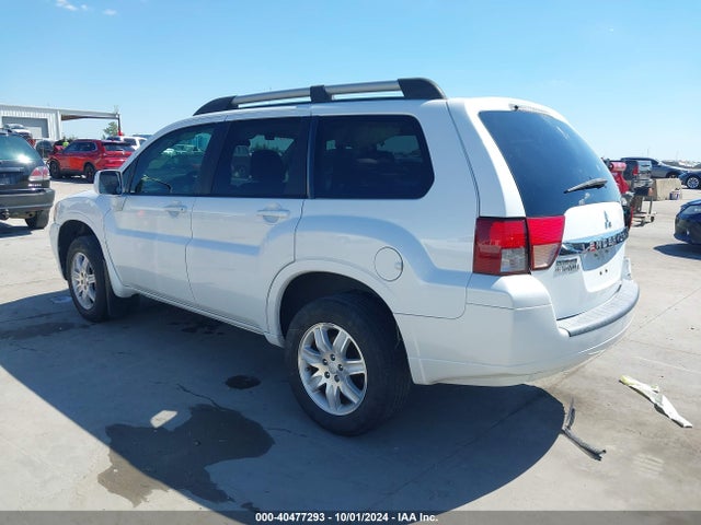 2011 MITSUBISHI ENDEAVOR 4A4JM2ASXBE037091 Photo 2