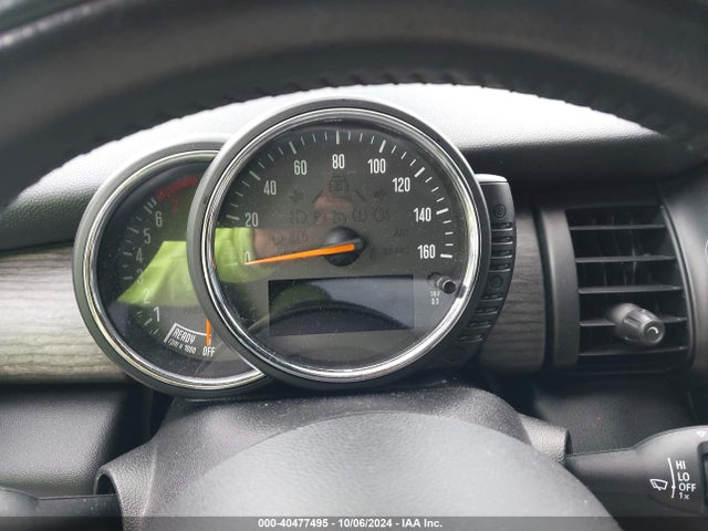 2017 MINI CONVERTIBLE WMWWG9C30H3C81484 Photo 6