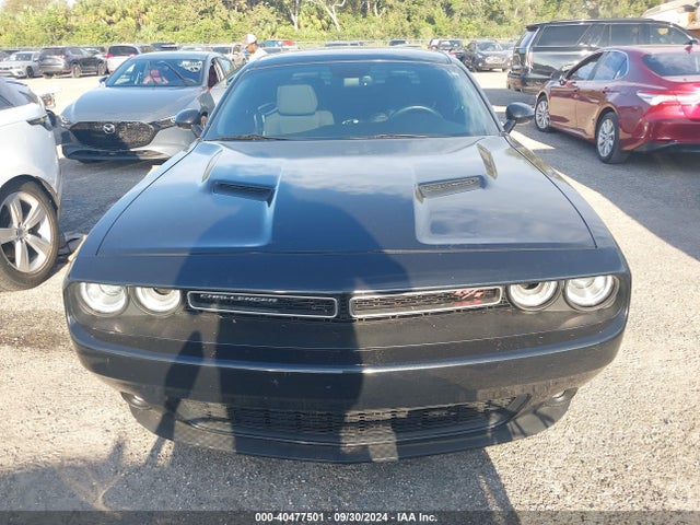 2C3CDZATXFH811330 Dodge Challenger R/t