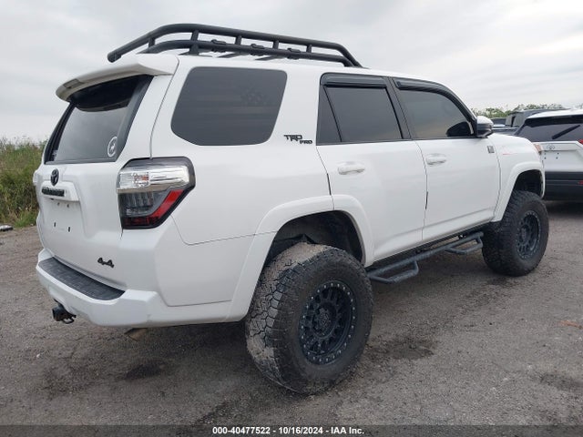 Toyota 4RUNNER SR5 2016 JTEBU5JR8G5282629 Image 4