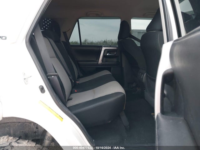 Toyota 4RUNNER SR5 2016 JTEBU5JR8G5282629 Image 8