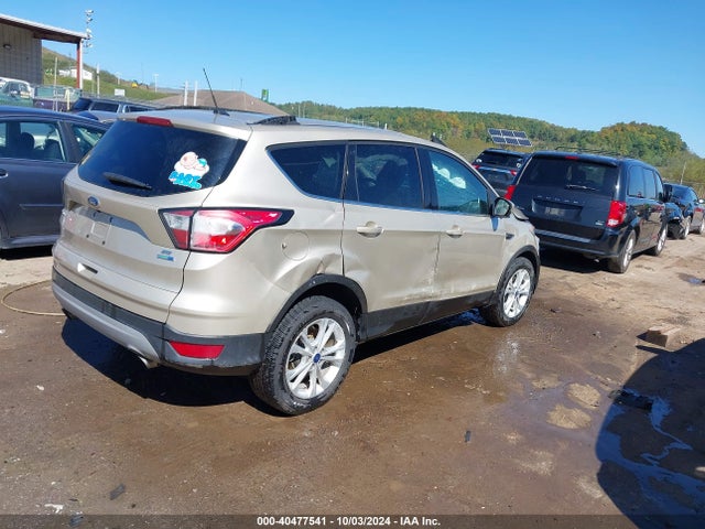 Ford ESCAPE SE 2018 1FMCU9GD1JUC69015 Image 4