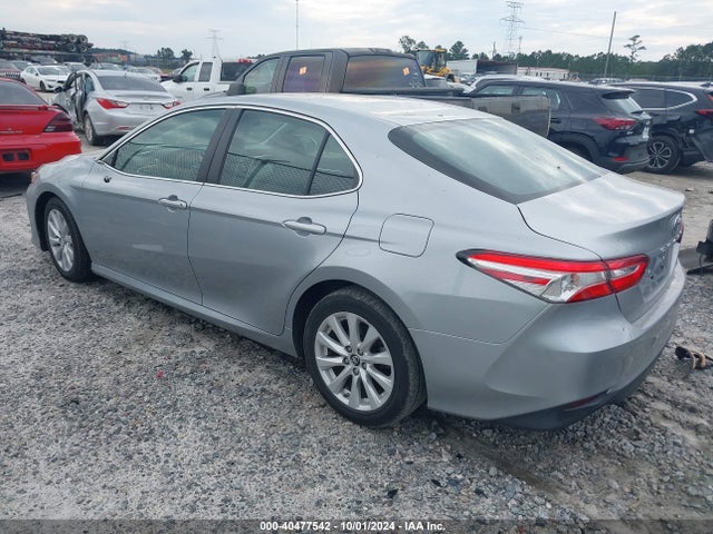 Toyota CAMRY LE 2018 4T1B11HK4JU084010 Image 3