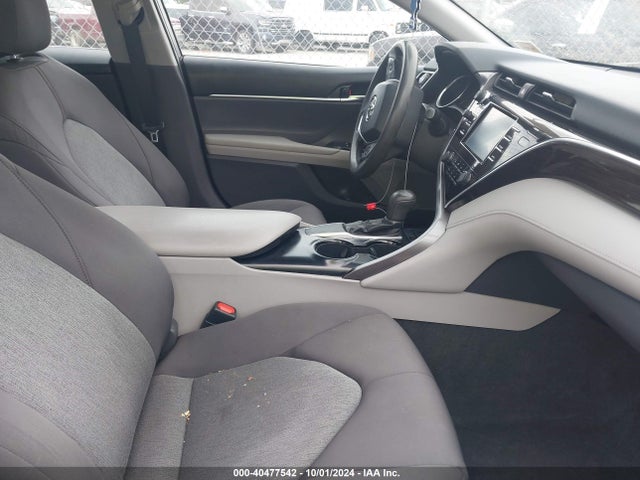 Toyota CAMRY LE 2018 4T1B11HK4JU084010 Image 5