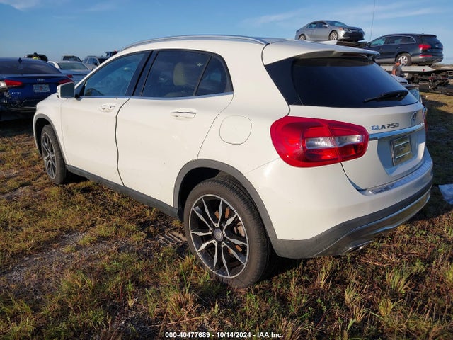WDCTG4EB7HJ323584 Mercedes-Benz GLA 250