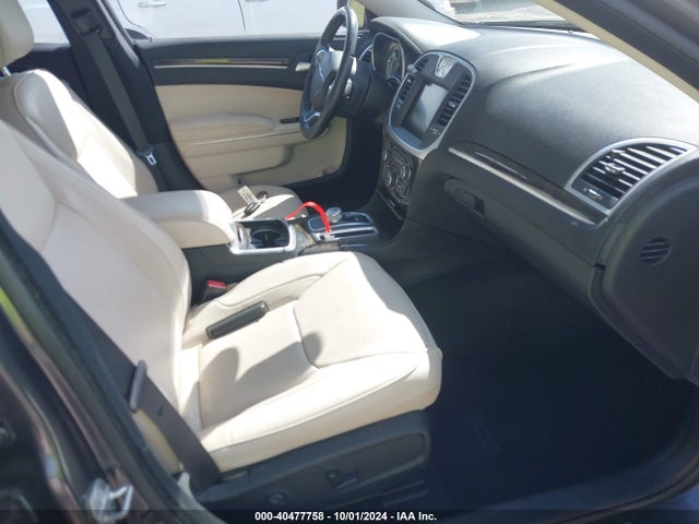 2C3CCAEG1FH766117 Chrysler 300C