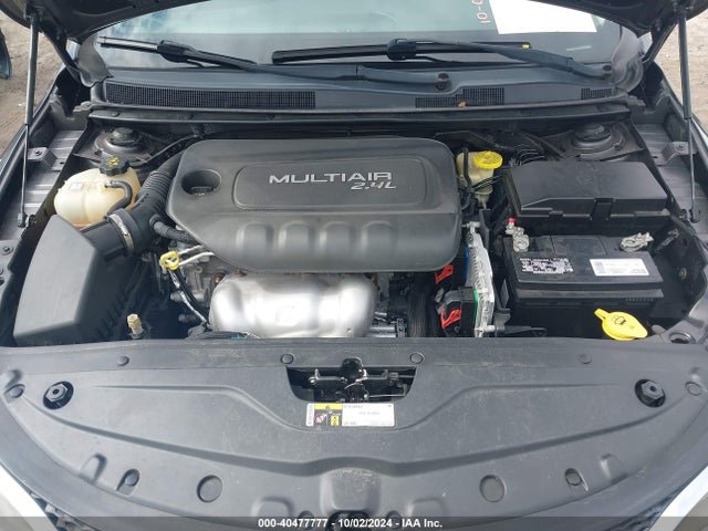 Chrysler 200 Limited 2015 1C3CCCAB0FN534122 Image 10