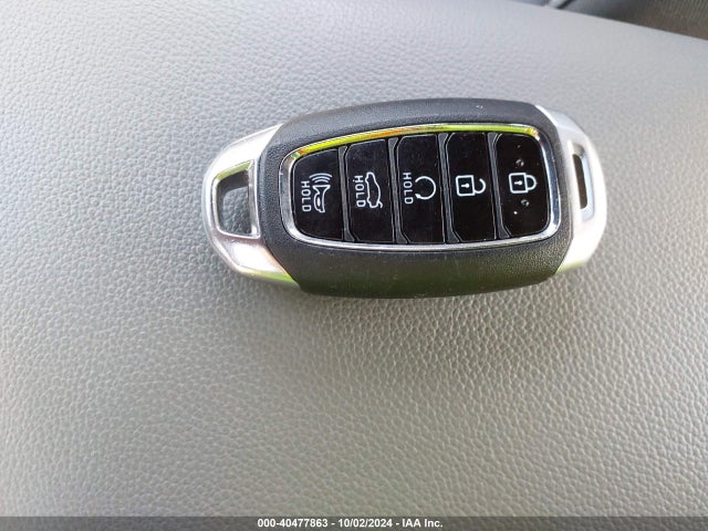 5NPLM4AG7NH085403 Hyundai ELANTRA SEL
