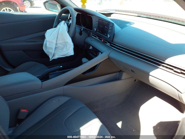 5NPLM4AG7NH085403 Hyundai ELANTRA SEL