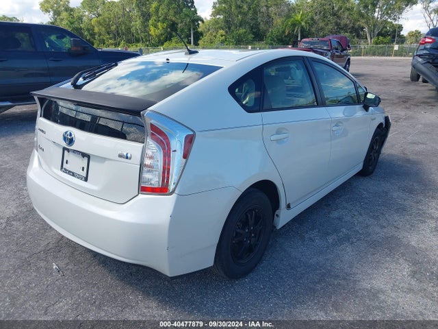 Toyota Prius Three 2015 JTDKN3DU6F0469286 Image 4