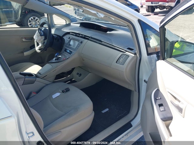 Toyota Prius Three 2015 JTDKN3DU6F0469286 Image 5