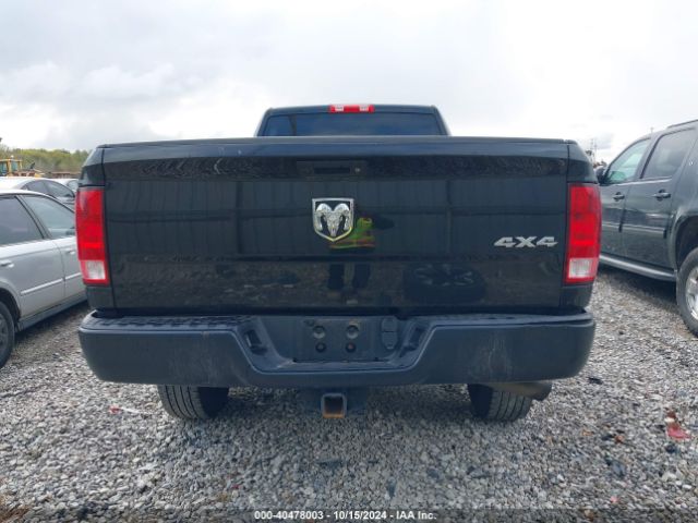 3C6UR5HJ0JG333210 RAM 2500 Tradesman  4x4 8' Box