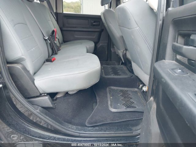 3C6UR5HJ0JG333210 RAM 2500 Tradesman  4x4 8' Box