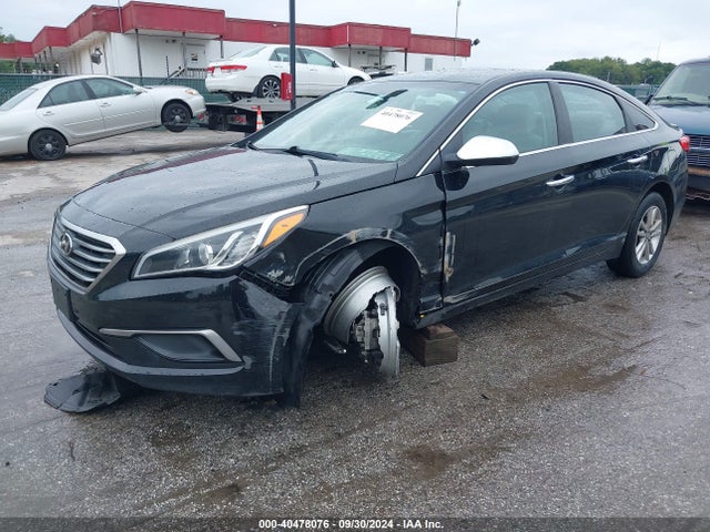 Hyundai SONATA SE 2017 5NPE24AFXHH462574 Image 2