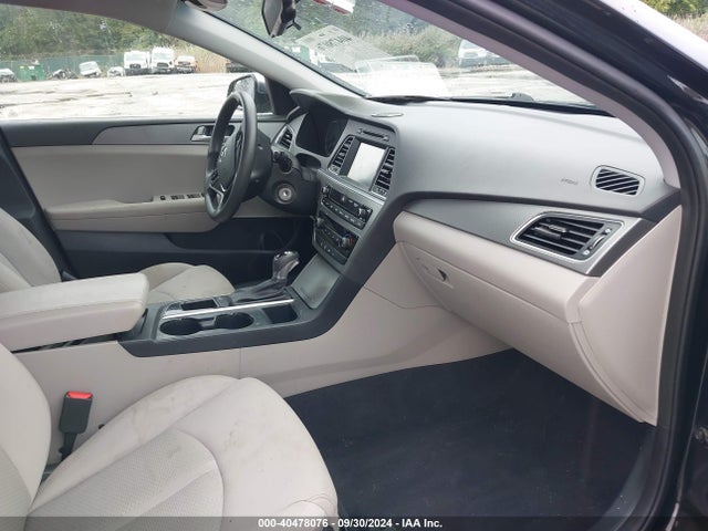 Hyundai SONATA SE 2017 5NPE24AFXHH462574 Image 5