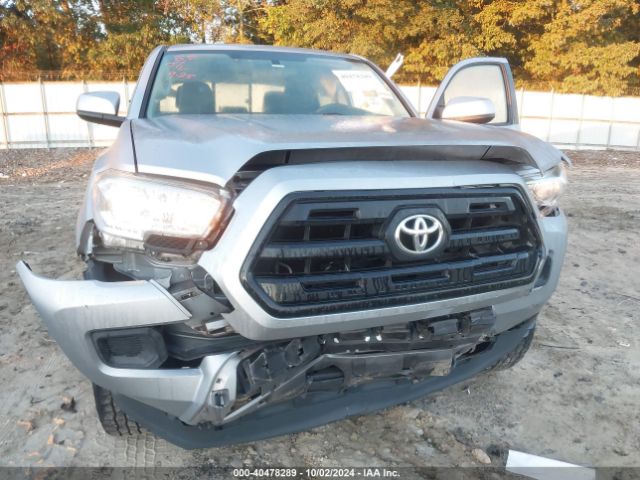 5TFAX5GN3HX099835 Toyota Tacoma Sr