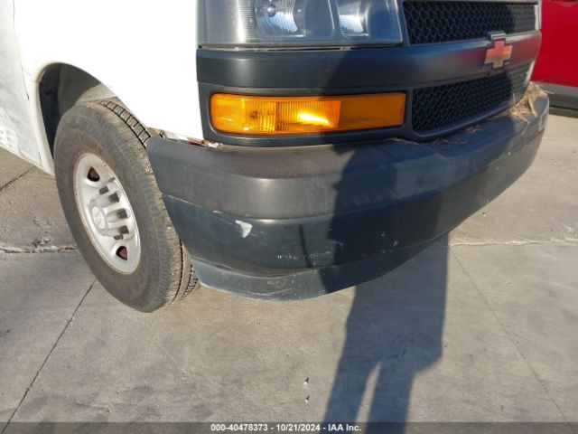 1GCWGAFP1J1241643 Chevrolet Express 2500 Work Van