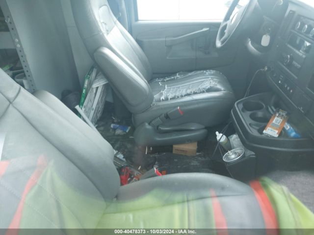 1GCWGAFP1J1241643 Chevrolet Express 2500 Work Van