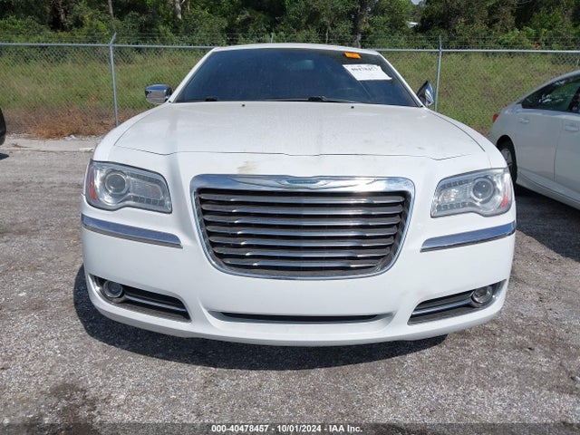 Chrysler 300C 2014 2C3CCAKT3EH293028 Image 12