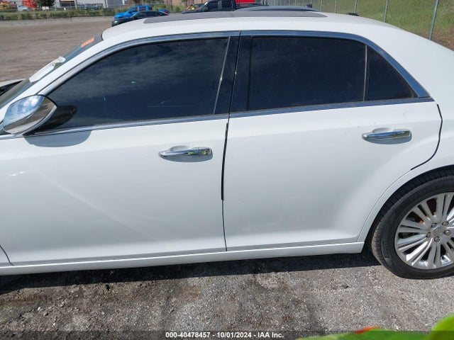 Chrysler 300C 2014 2C3CCAKT3EH293028 Image 14