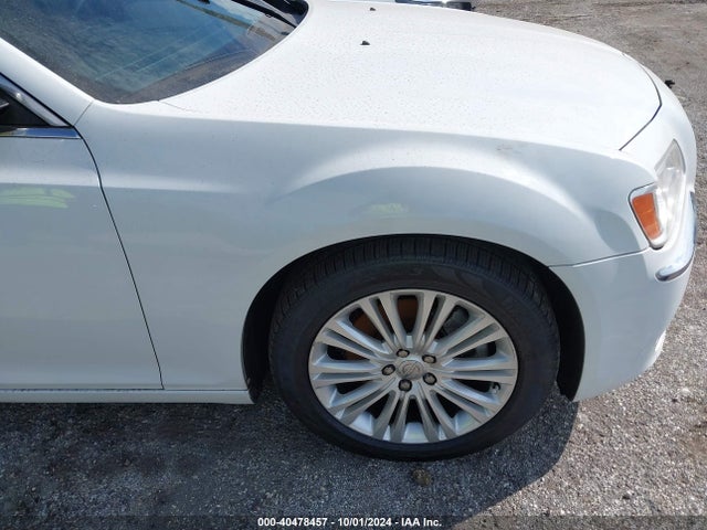 Chrysler 300C 2014 2C3CCAKT3EH293028 Image 6