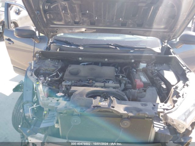 2T3F1RFV1KW025325 Toyota RAV4 LE