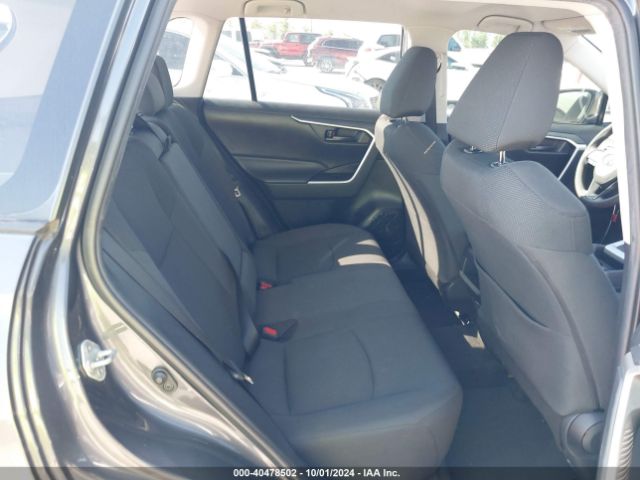 2T3F1RFV1KW025325 Toyota RAV4 LE