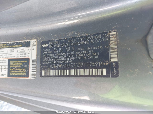 2009 MINI COOPER S CLUBMAN WMWMM33539TP74914 Photo 8