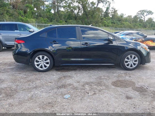 Toyota COROLLA LE 2022 5YFEPMAE2NP303460 Image 13