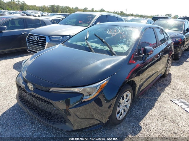 Toyota COROLLA LE 2022 5YFEPMAE2NP303460 Image 2