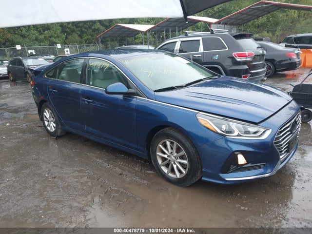 Hyundai SONATA SE 2018 5NPE24AF2JH700164 Image 1