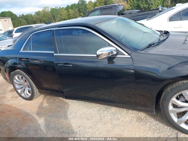 2C3CCAAG8JH327169 Chrysler 300 Touring