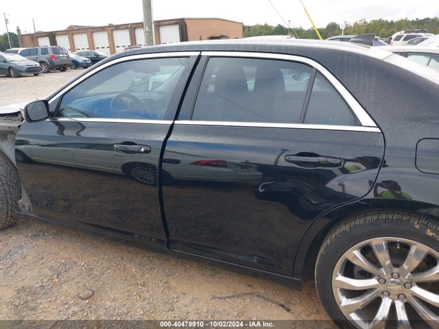 2C3CCAAG8JH327169 Chrysler 300 Touring