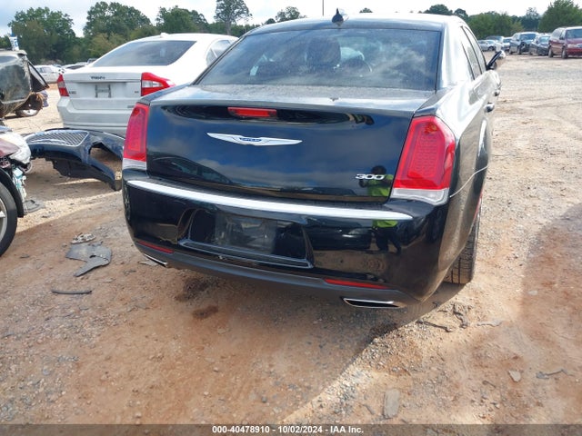 2C3CCAAG8JH327169 Chrysler 300 Touring