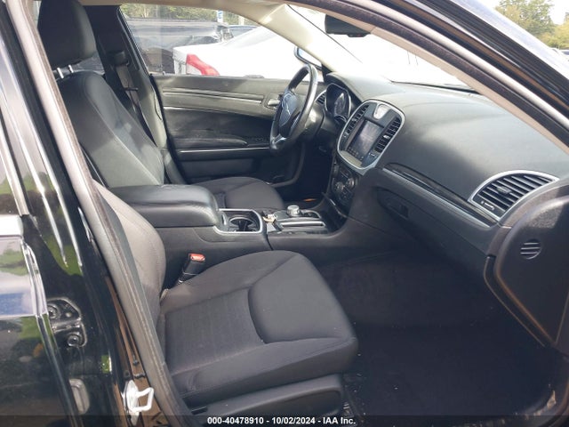 2C3CCAAG8JH327169 Chrysler 300 Touring