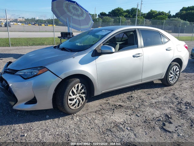 Toyota COROLLA LE 2017 5YFBURHE9HP649928 Image 2