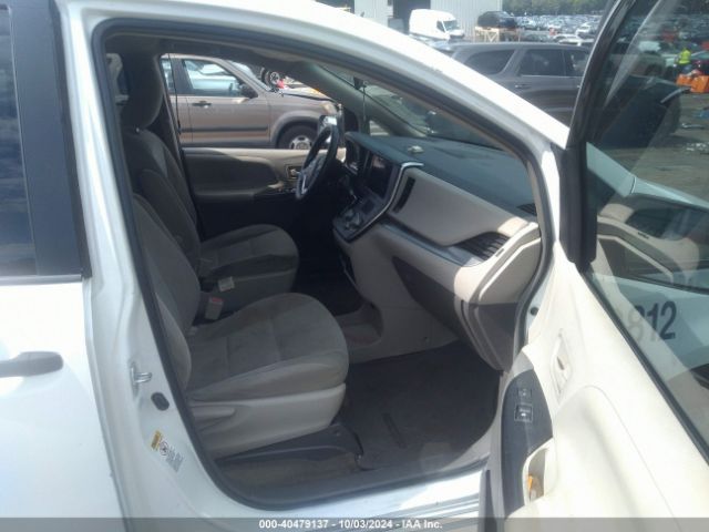 5TDZZ3DC5HS769010 Toyota Sienna L 7 Passenger