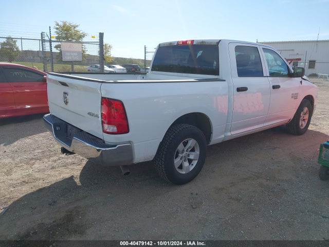 3C6RR7KG7NG206393 RAM 1500 Classic Tradesman  4x4 5'7 Box