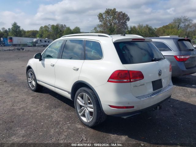 2012 VOLKSWAGEN TOUAREG WVGFK9BP8CD001649 Photo 2