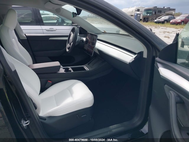 2024 TESLA MODEL Y 7SAYGAEE4RF037143 Photo 4