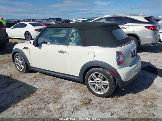 2013 MINI CONVERTIBLE WMWZN3C55DT135462 Photo 2